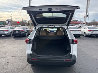 2025 Toyota RAV4 XLE