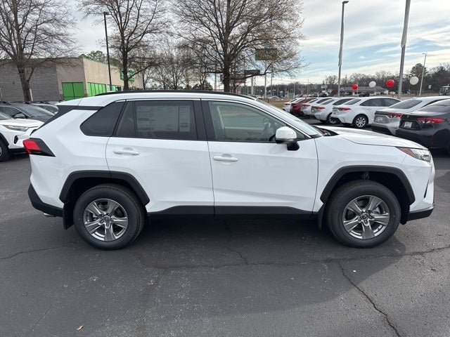 2025 Toyota RAV4 XLE