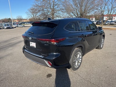 2026 Toyota Highlander Hybrid Platinum
