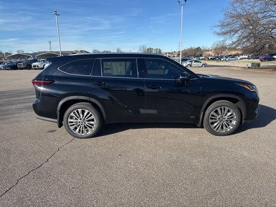 2026 Toyota Highlander Hybrid Platinum