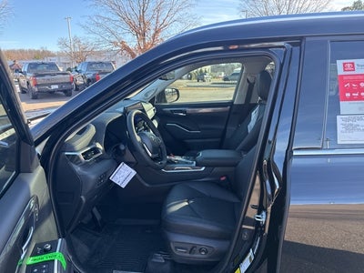 2026 Toyota Highlander Hybrid Platinum