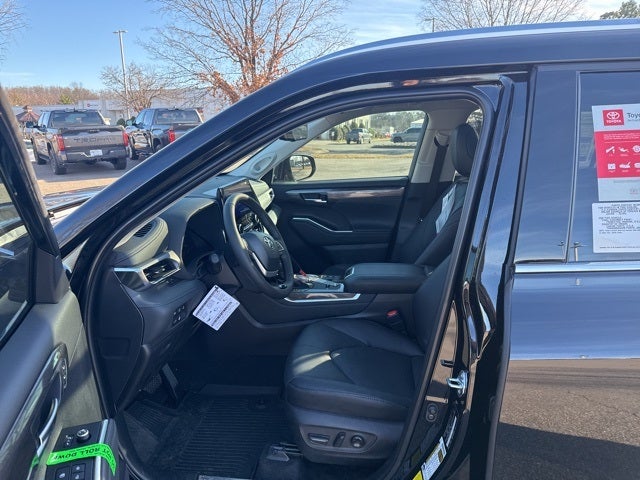 2026 Toyota Highlander Hybrid Platinum