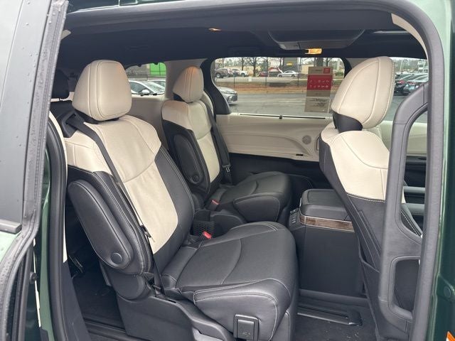 2026 Toyota Sienna Platinum 7 Passenger