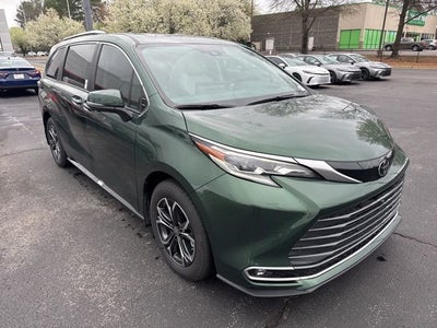 2026 Toyota Sienna Platinum 7 Passenger