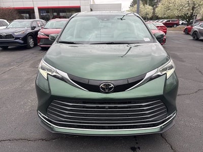 2026 Toyota Sienna Platinum 7 Passenger