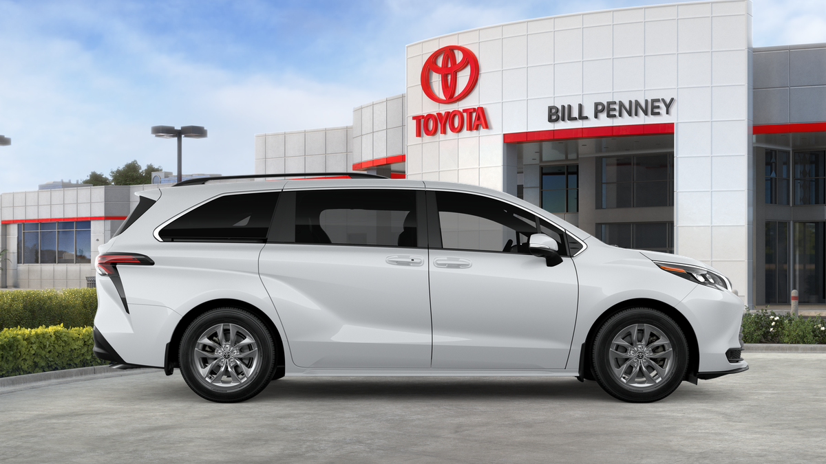 2026 Toyota Sienna LE 8 Passenger