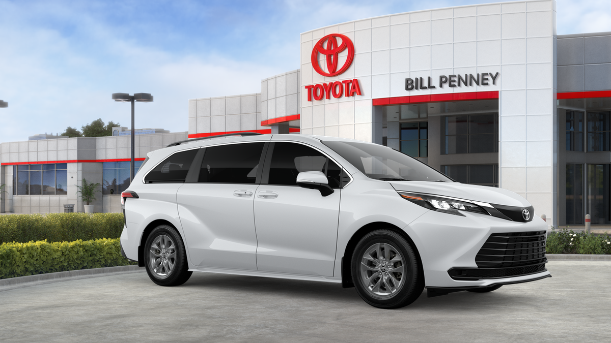 2026 Toyota Sienna LE 8 Passenger