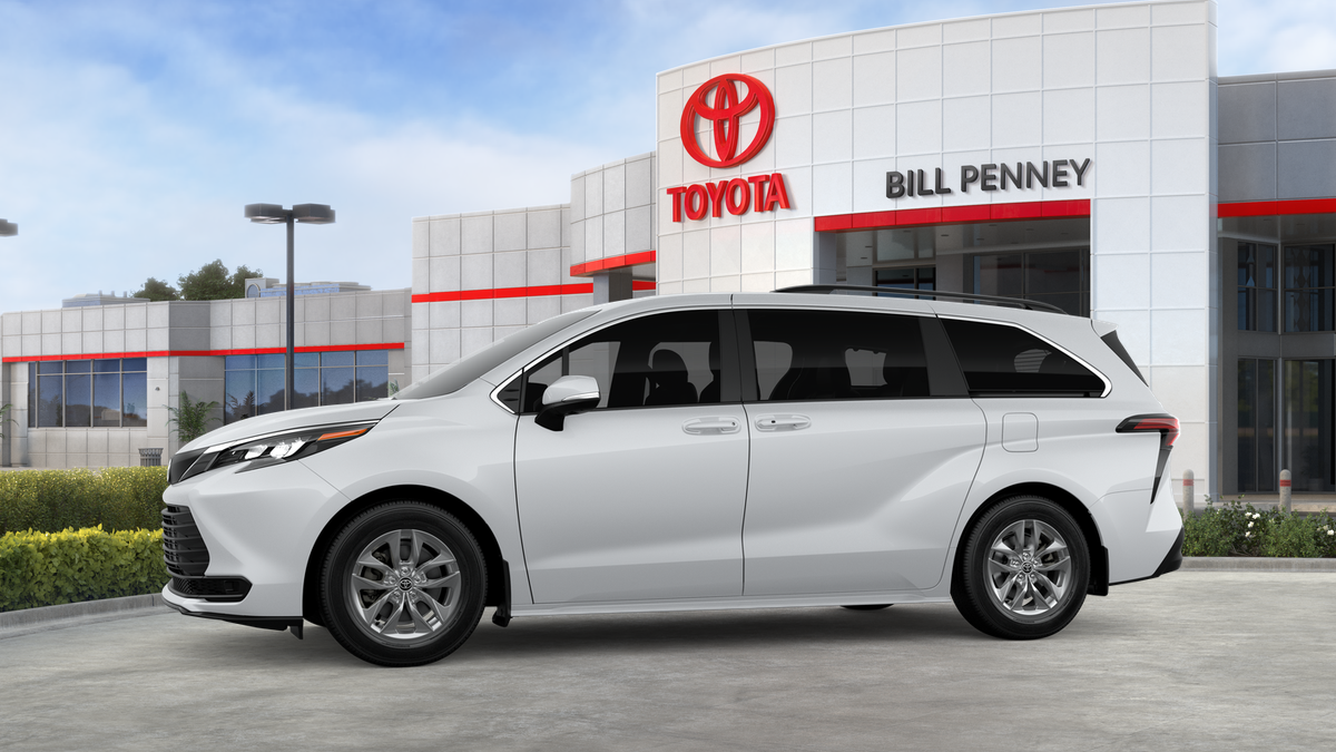 2026 Toyota Sienna LE 8 Passenger