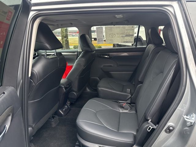 2026 Toyota Highlander Hybrid Limited