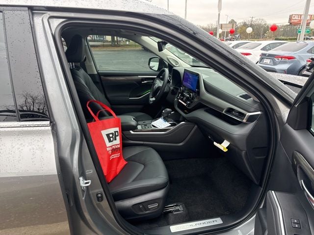 2026 Toyota Highlander Hybrid Limited