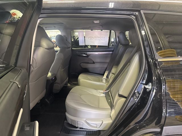 2026 Toyota Highlander Hybrid Limited