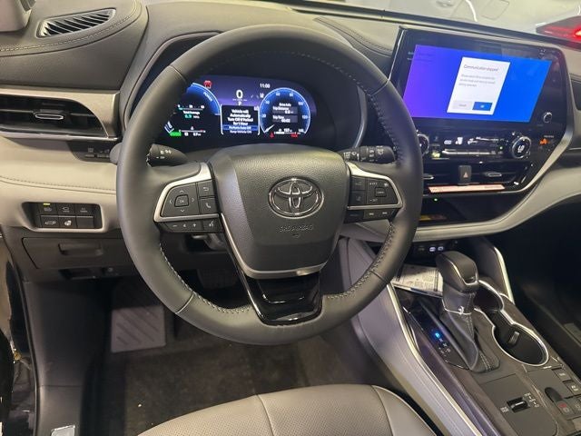 2026 Toyota Highlander Hybrid Limited