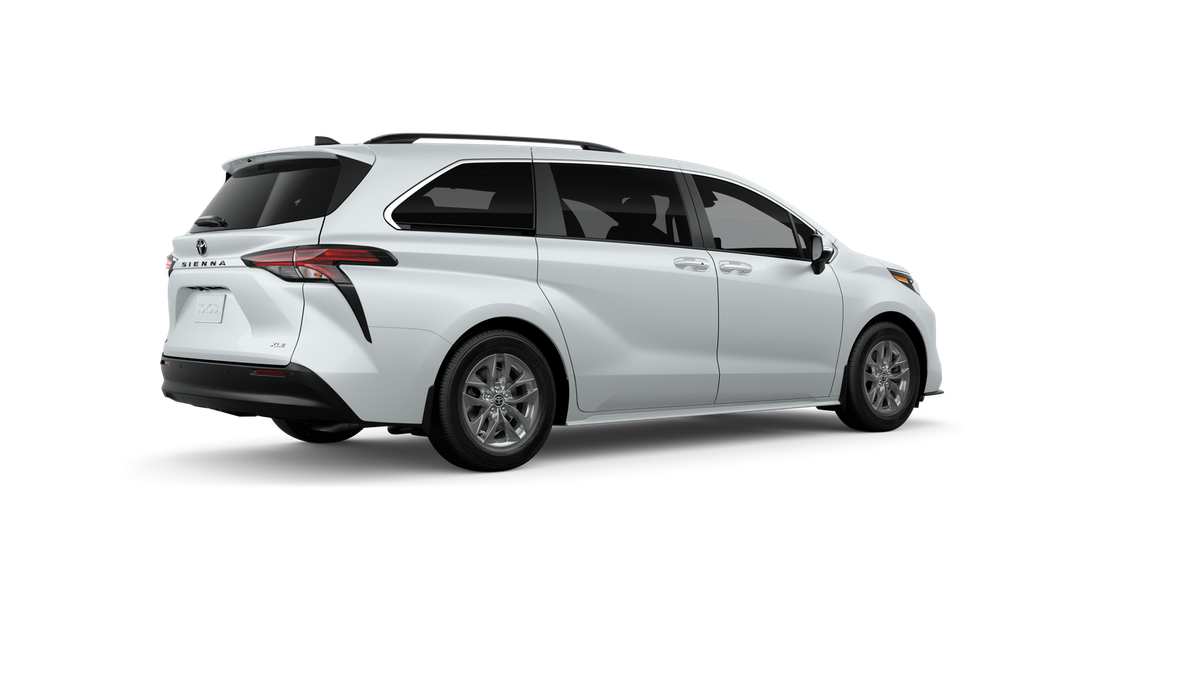 2026 Toyota Sienna XLE 8 Passenger