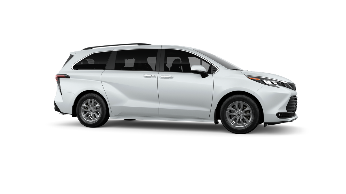 2026 Toyota Sienna XLE 8 Passenger