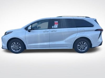 2026 Toyota Sienna XLE 8 Passenger