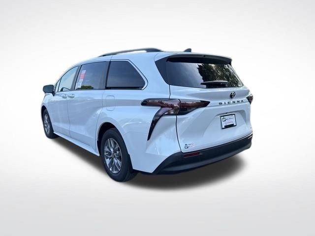 2026 Toyota Sienna XLE 8 Passenger