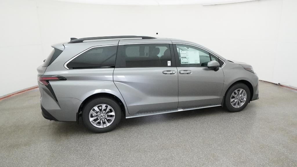 2026 Toyota Sienna XLE 8 Passenger