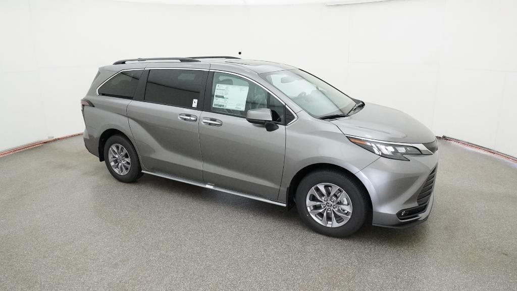 2026 Toyota Sienna XLE 8 Passenger
