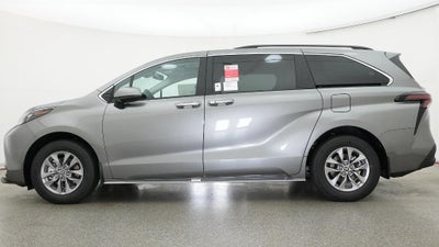 2026 Toyota Sienna XLE 8 Passenger