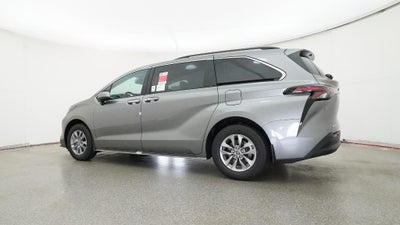 2026 Toyota Sienna XLE 8 Passenger