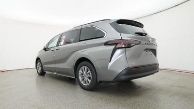 2026 Toyota Sienna XLE 8 Passenger