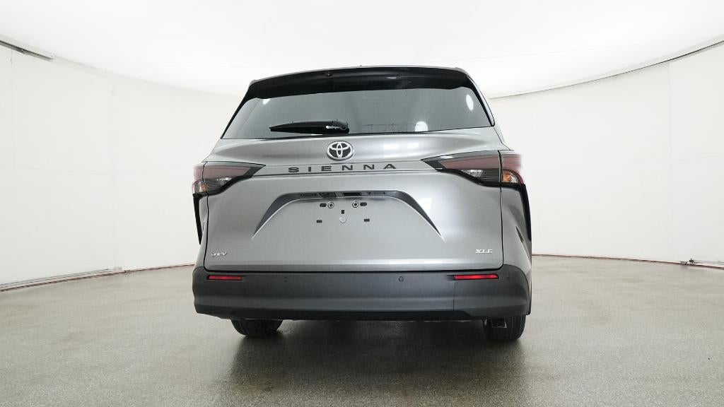 2026 Toyota Sienna XLE 8 Passenger