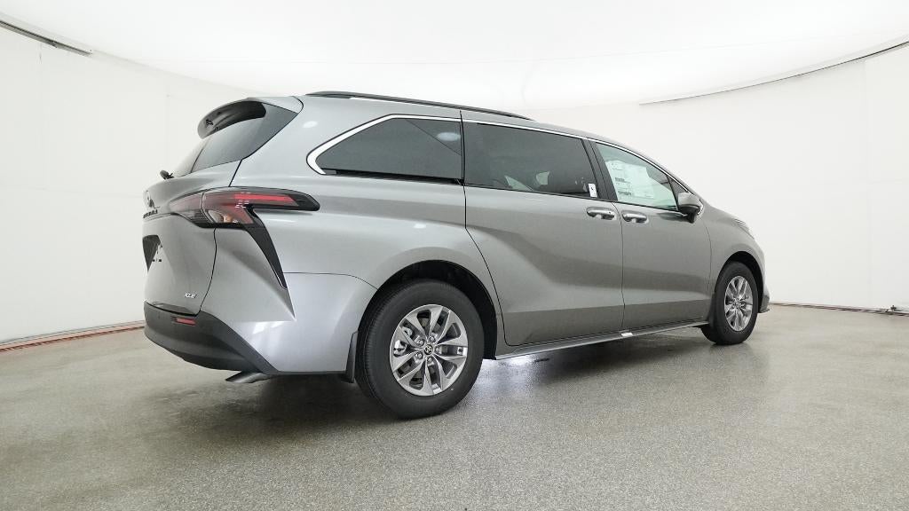 2026 Toyota Sienna XLE 8 Passenger