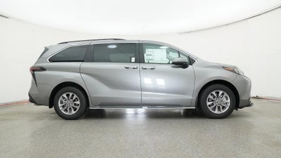 2026 Toyota Sienna XLE 8 Passenger
