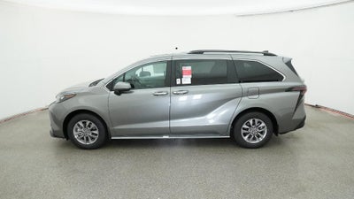 2026 Toyota Sienna XLE 8 Passenger