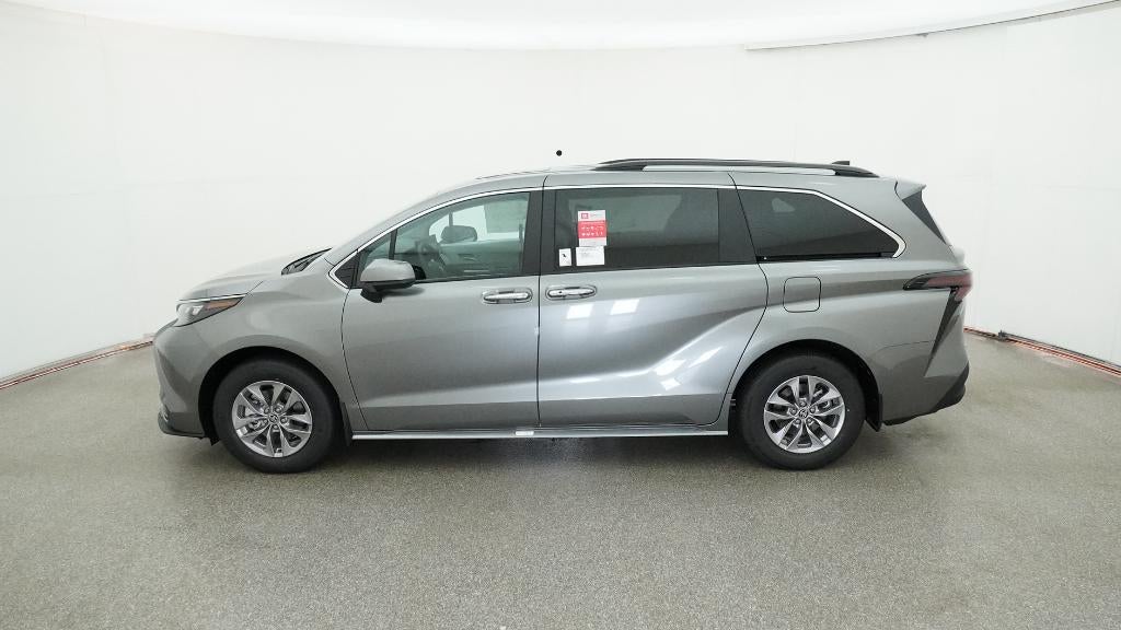 2026 Toyota Sienna XLE 8 Passenger