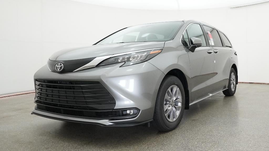 2026 Toyota Sienna XLE 8 Passenger