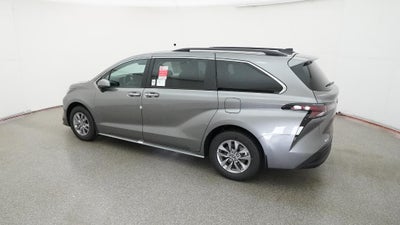 2026 Toyota Sienna XLE 8 Passenger