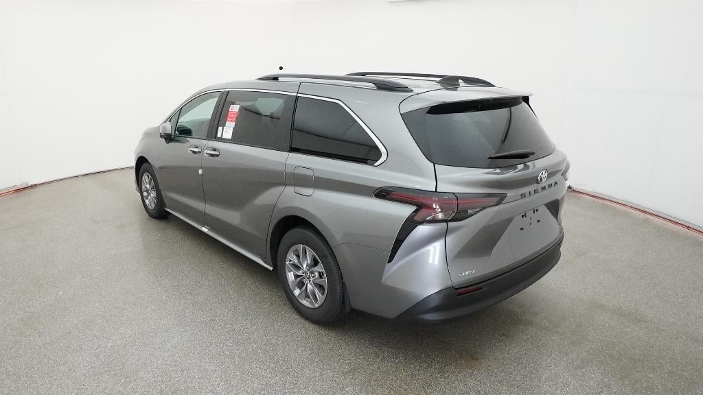 2026 Toyota Sienna XLE 8 Passenger