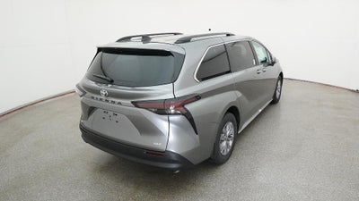 2026 Toyota Sienna XLE 8 Passenger