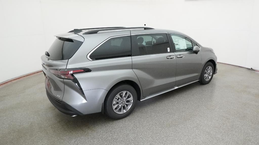 2026 Toyota Sienna XLE 8 Passenger