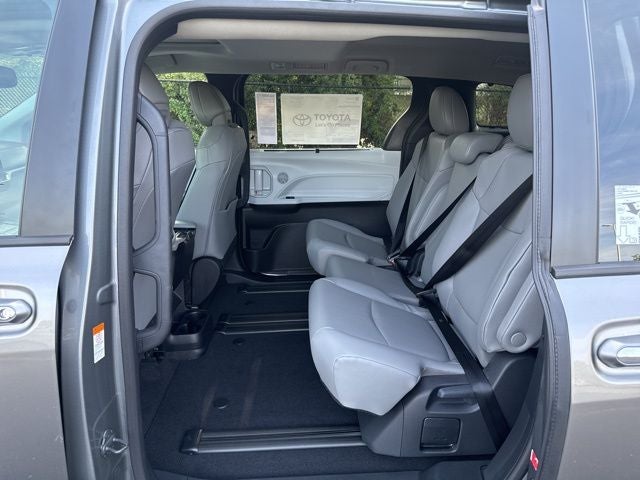 2026 Toyota Sienna XLE 8 Passenger