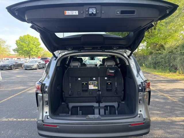 2026 Toyota Sienna XLE 8 Passenger
