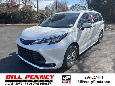 2026 Toyota Sienna XLE 8 Passenger