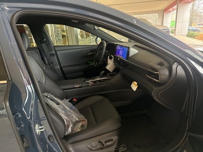 2025 Toyota Crown Signia XLE