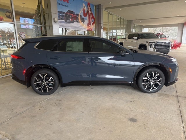 2025 Toyota Crown Signia XLE