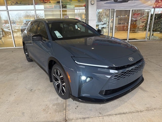 2025 Toyota Crown Signia XLE