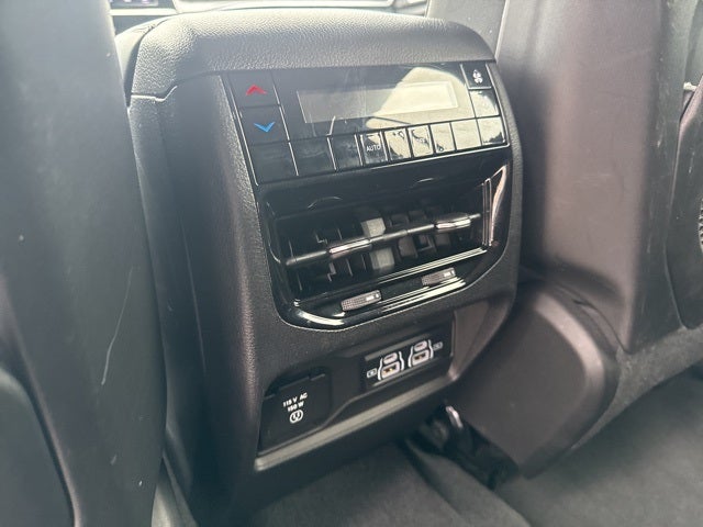 2022 Jeep Grand Cherokee L Laredo