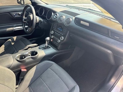 2016 Ford Mustang V6