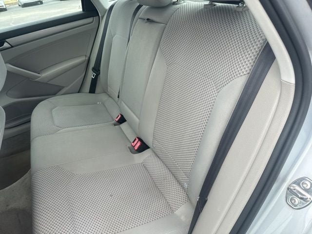 2014 Volkswagen Passat 1.8T S