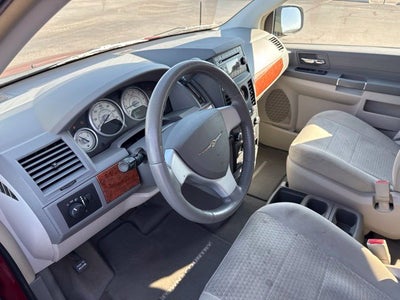 2008 Chrysler Town & Country LX