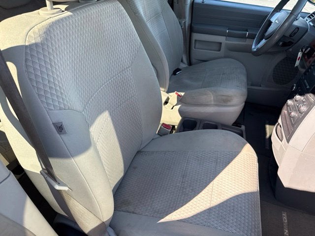 2008 Chrysler Town & Country LX