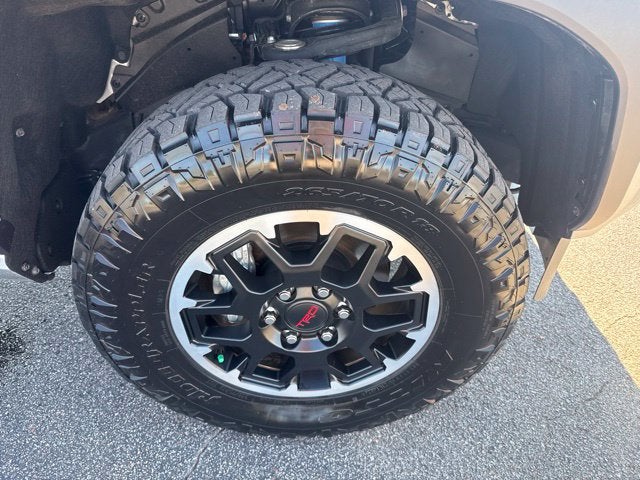 2025 Toyota Tacoma TRD Off Road - Photo 13