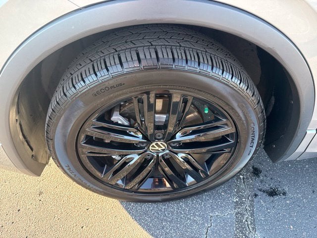 2022 Volkswagen Tiguan 2.0T SE R-Line Black