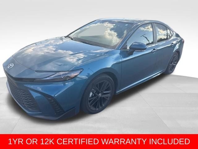 2025 Toyota Camry SE Hybrid's photo