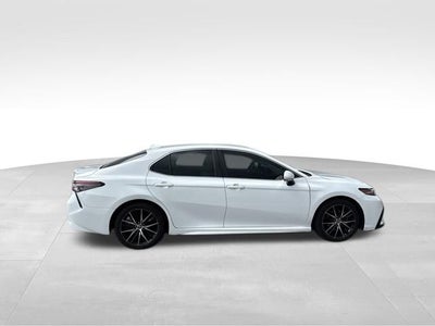 2022 Toyota Camry Hybrid SE